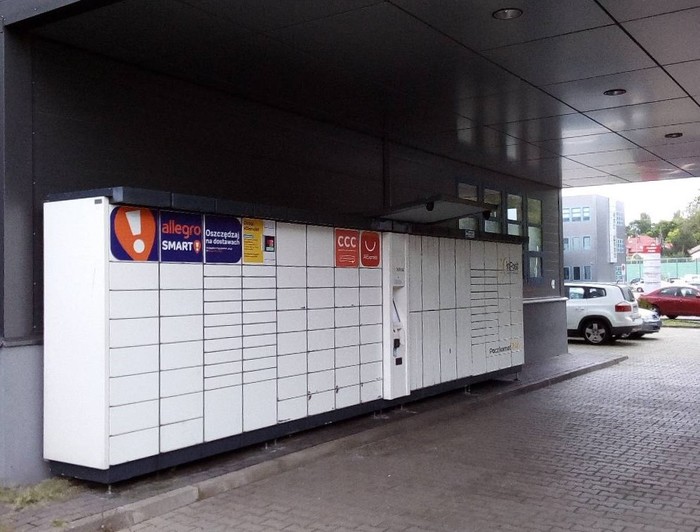 Paczkomat WAW21AP Przy biurowcu