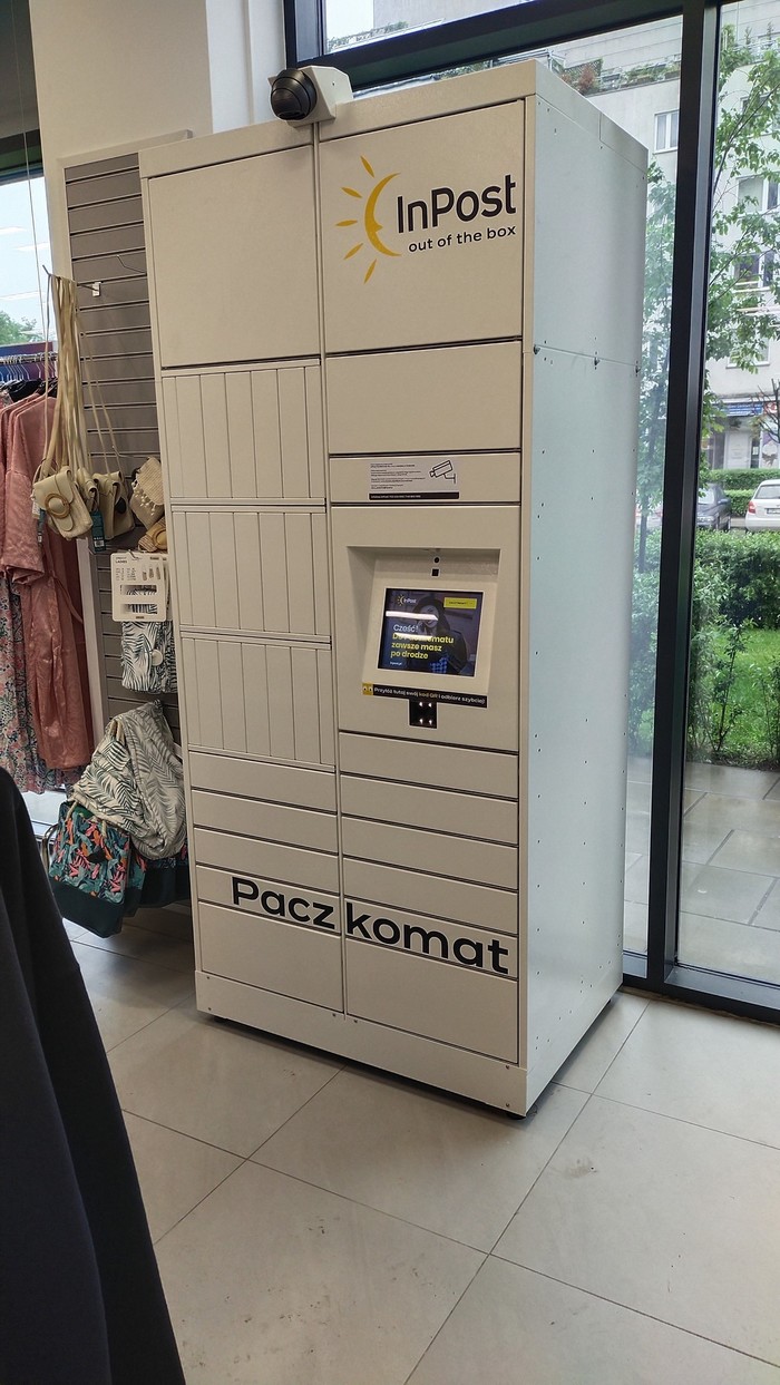 InPost's photo of the locker: InPost WAW23HP