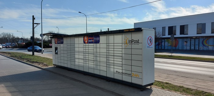 InPost's photo of the locker: InPost WAW242M