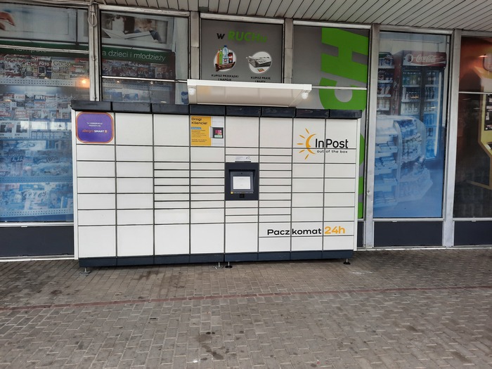 Zdjęcie paczkomatu od InPost: InPost WAW248M