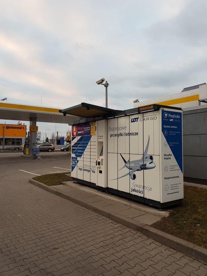 Paczkomat WAW24B Stacja paliw MOL