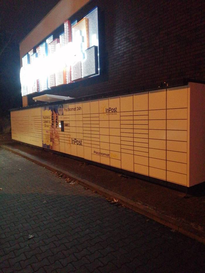 Paczkomat WAW28N Przy Centrum Hopstop