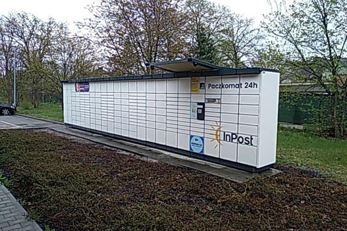 Paczkomat WAW29N Przy sklepie Netto