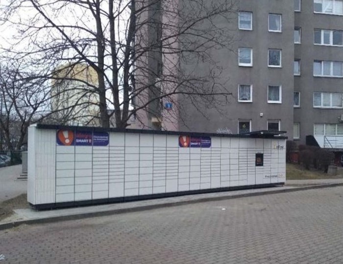 Paczkomat WAW300M Przy parkingu