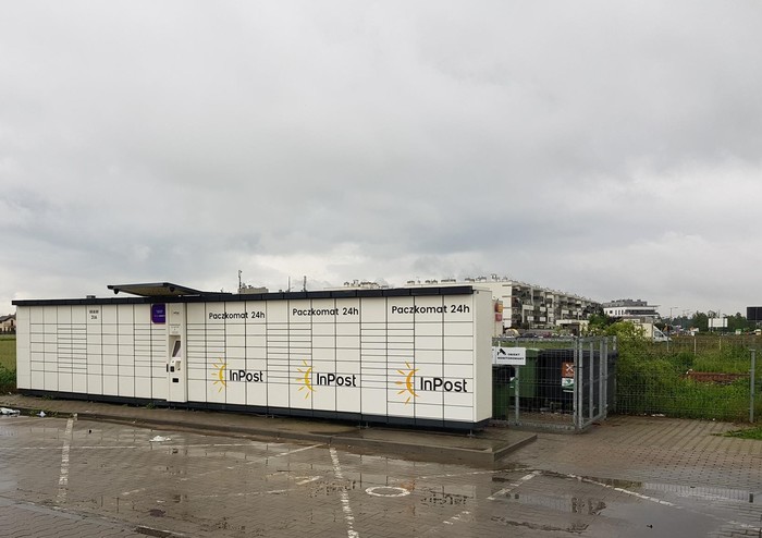 Parcel Locker WAW31A Przy głównym parkingu