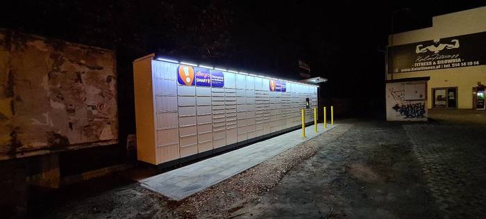 Paczkomat WAW335M Przy parkingu
