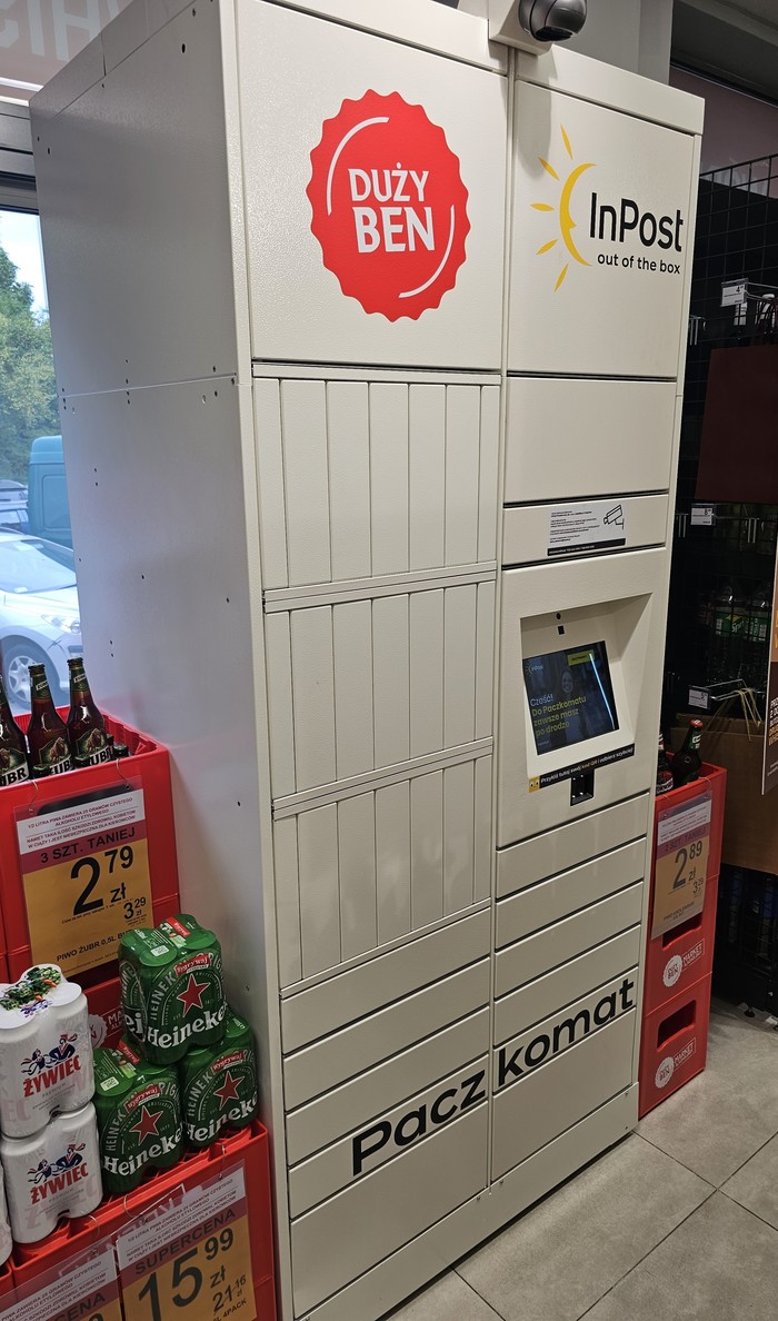 Zdjęcie paczkomatu od InPost: InPost WAW33HP