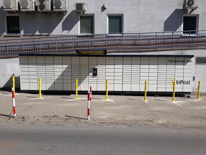 Paczkomat WAW33N Przy Centrum Handlowym Land