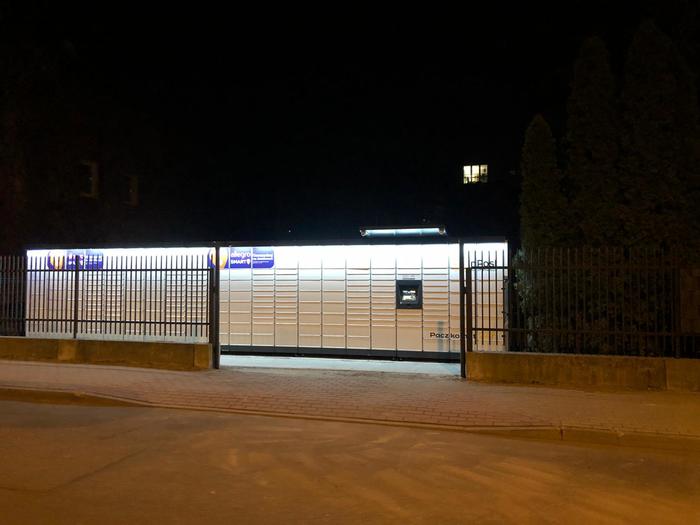 Paczkomat WAW342M Od ul. Hetmańskiej