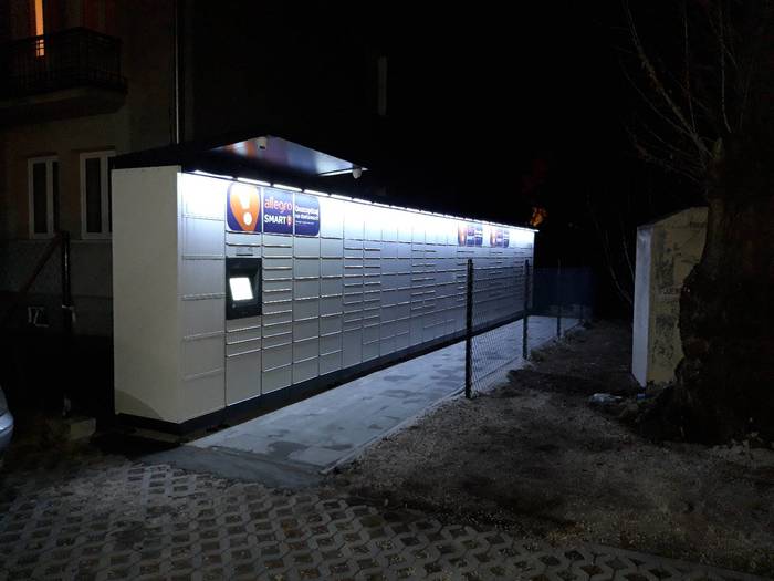 Parcel Locker WAW343M Przy budynku Kickiego 21 A