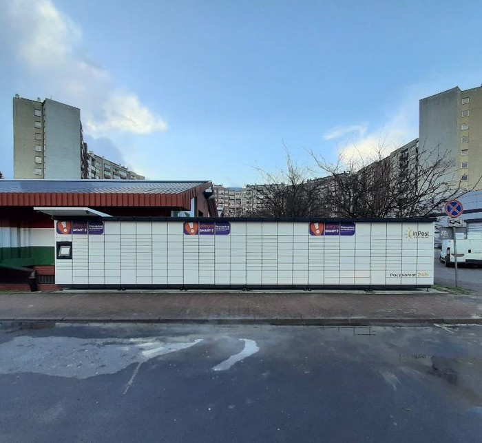 Paczkomat WAW346M Przy parkingu strzeżonym