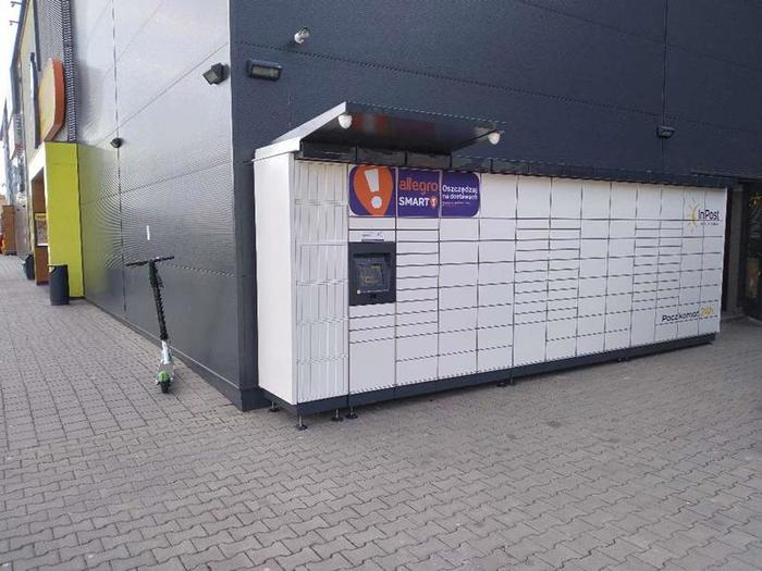 Parcel Locker WAW352M Przy Galerii Łopuszańska 22