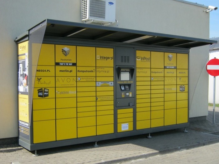 Zdjęcie paczkomatu od InPost: InPost WAW365