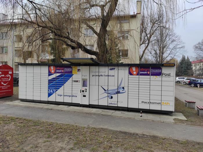 InPost's photo of the locker: InPost WAW36B
