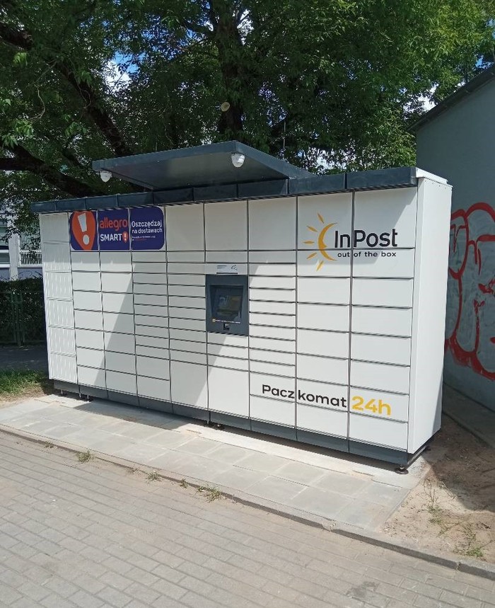 Parcel Locker WAW383M Przy rozdzielni elektrycznej