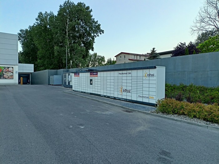 Paczkomat WAW38M Przy sklepie Lidl