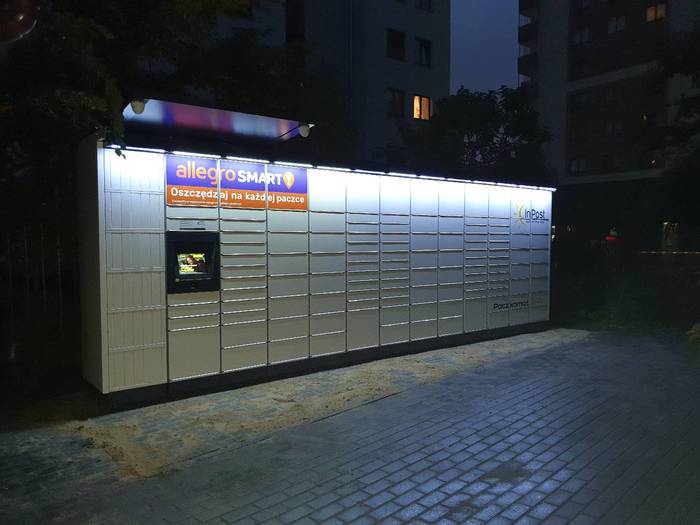 InPost's photo of the locker: InPost WAW396M