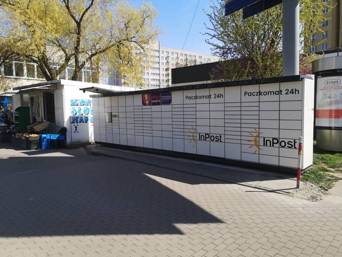 Parcel Locker WAW41N Przy sklepie warzywnym