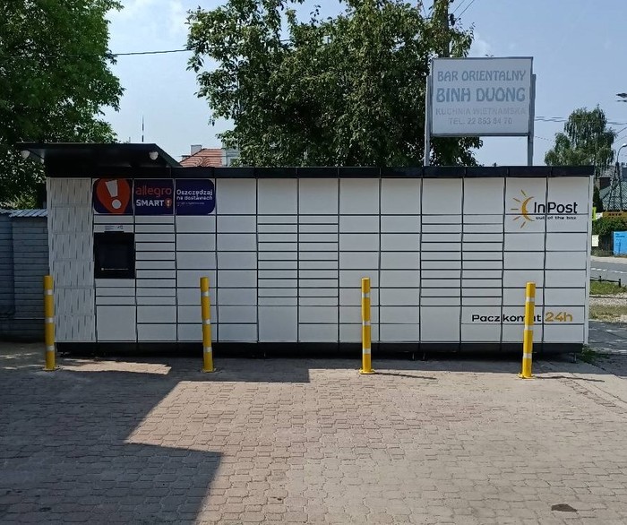 Zdjęcie paczkomatu od InPost: InPost WAW420M