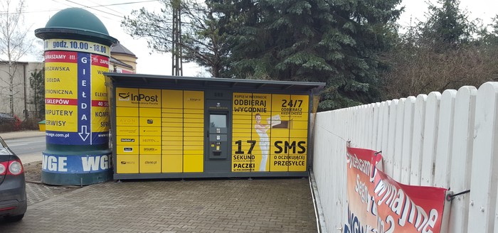 InPost's photo of the locker: InPost WAW424
