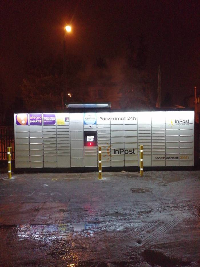 Paczkomat WAW42M Nano Car Spa - Myjnia Samochodowa