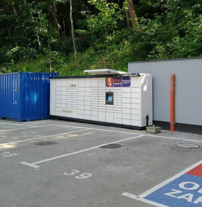 Paczkomat WAW468M Przy sklepie Carrefour