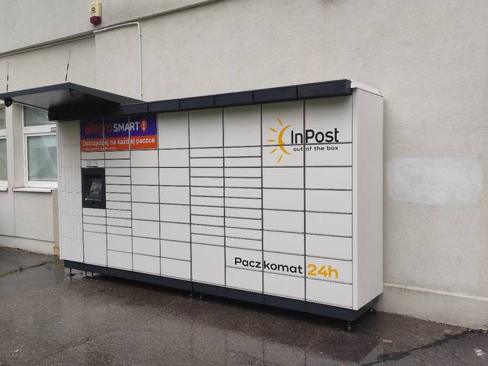 Parcel Locker WAW471M Przy budynku handlowo usługowym