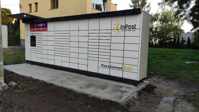Zdjęcie paczkomatu od InPost: InPost WAW496M