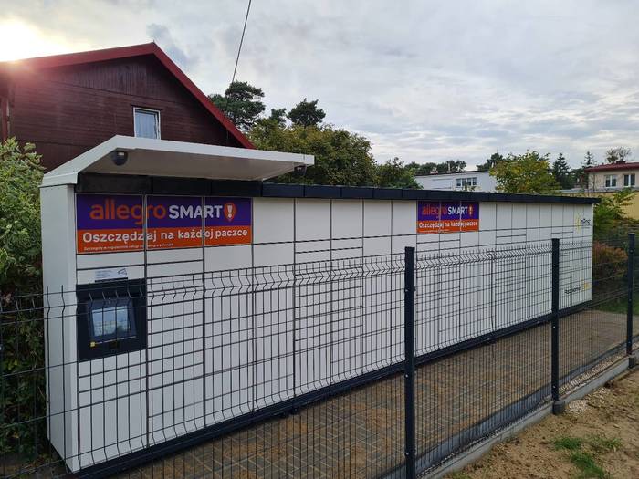 Parcel Locker WAW498M Na działce