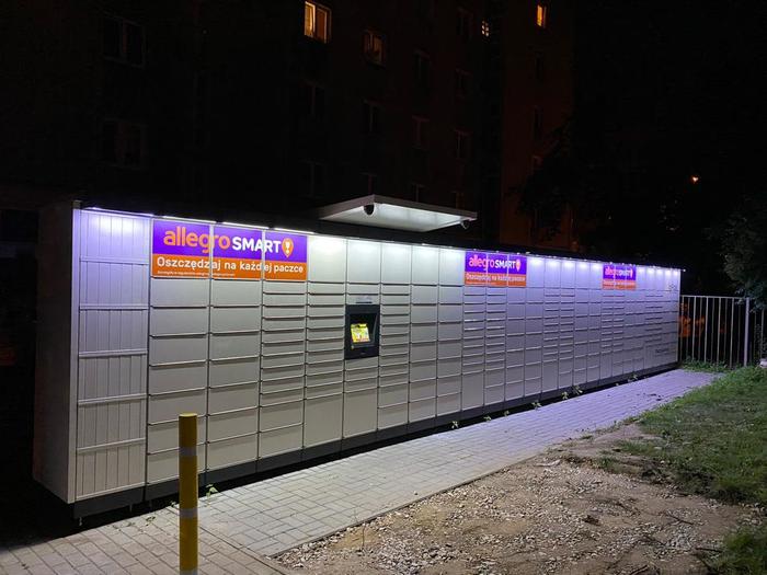 Paczkomat WAW518M Przy parkingu