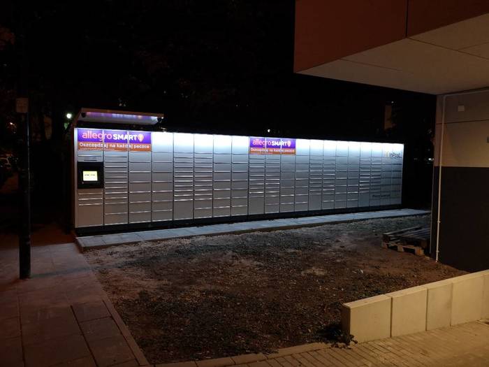 InPost's photo of the locker: InPost WAW531M