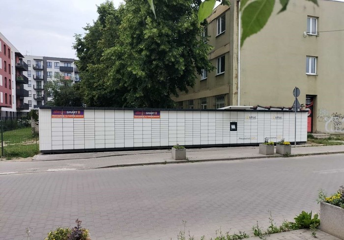 Parcel Locker WAW538M Od ulicy Rakowskiej