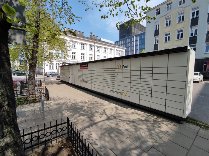 Paczkomat WAW53AP Przy biurowcu