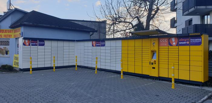 Paczkomat WAW54A Obok towarzystwa ubezpieczeniowego WARTA