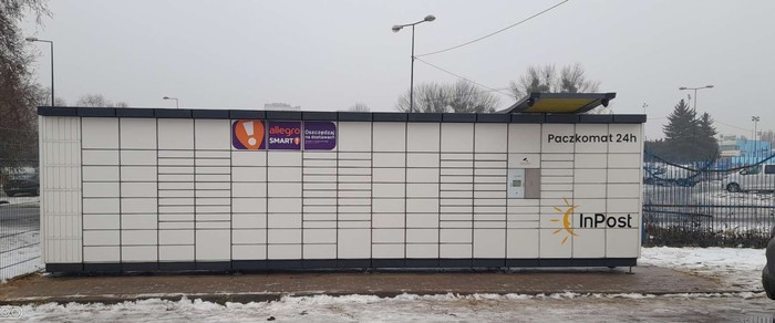 Paczkomat WAW54N Przy wyjeździe z parkingu od ul. Pory