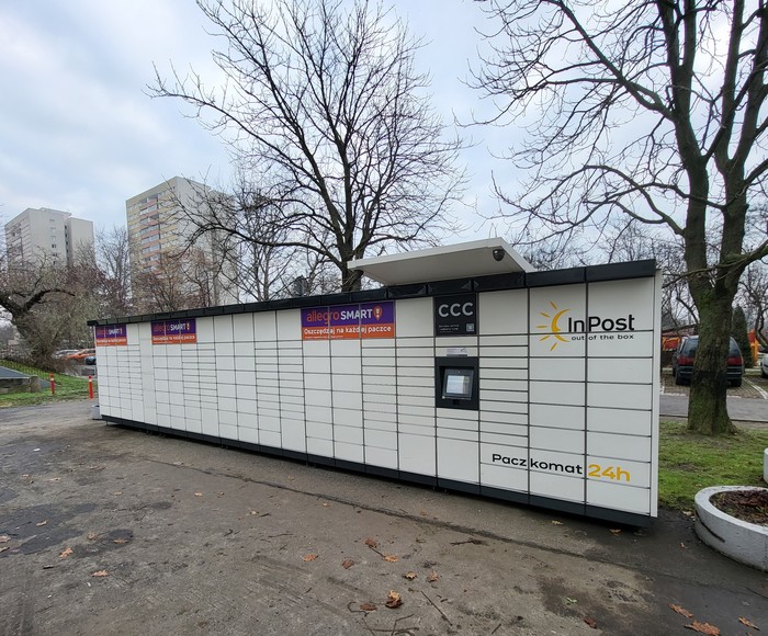Parcel Locker WAW561M Na tyłach budynku Czerniakowska 32