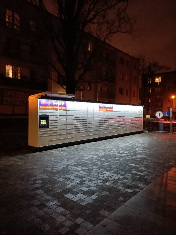 Фото поштомата від InPost: InPost WAW569M