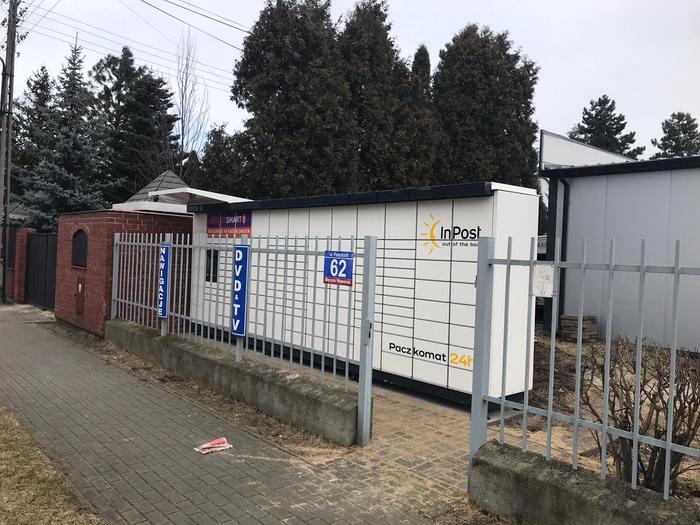 Parcel Locker WAW607M Przy budynku mieszkalnym
