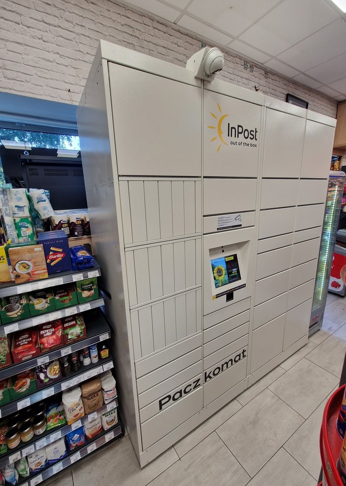 InPost's photo of the locker: InPost WAW60HP