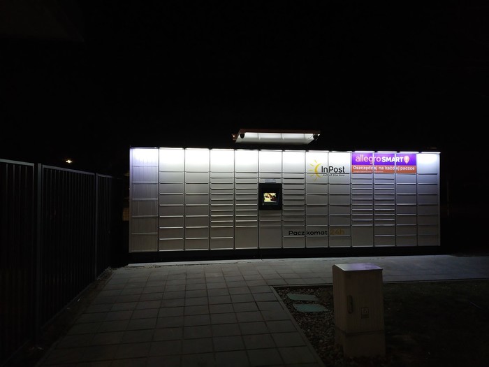 InPost's photo of the locker: InPost WAW615M
