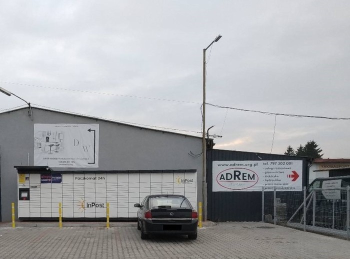 Paczkomat WAW62M Przy wejściu do magazynu FALA