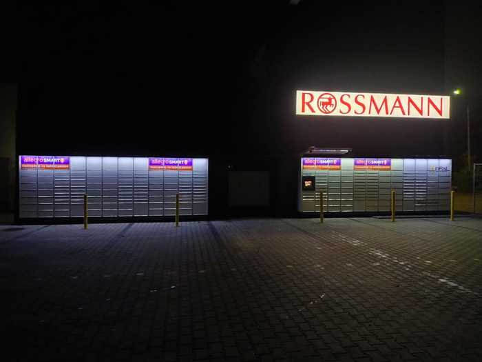 Paczkomat WAW651M Przy drogerii Rossmann