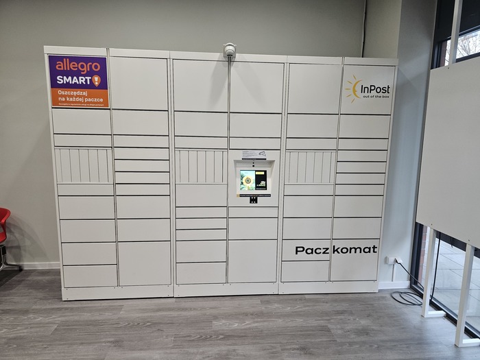 Zdjęcie paczkomatu od InPost: InPost WAW65HP