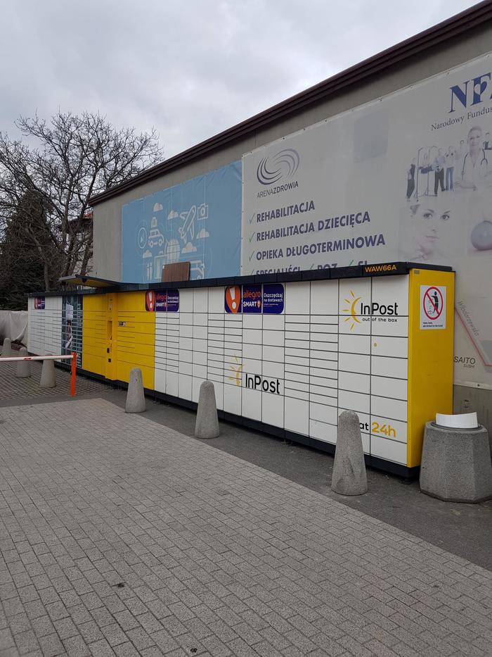 Paczkomat WAW66A Przy sklepie z alkoholami