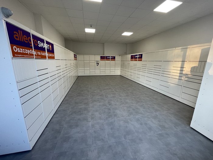 InPost's photo of the locker: InPost WAW66H