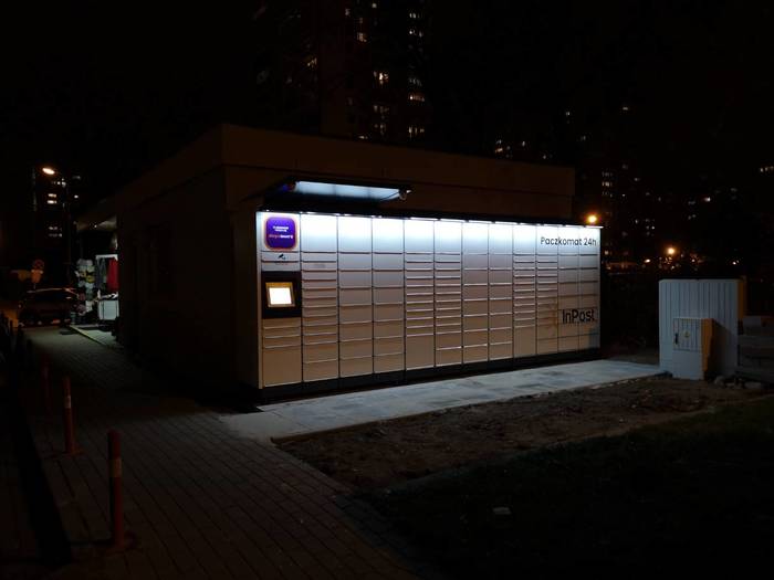Paczkomat WAW68M Przy prywatnym parkingu