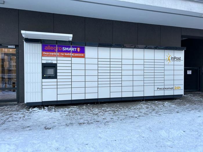 InPost's photo of the locker: InPost WAW690M