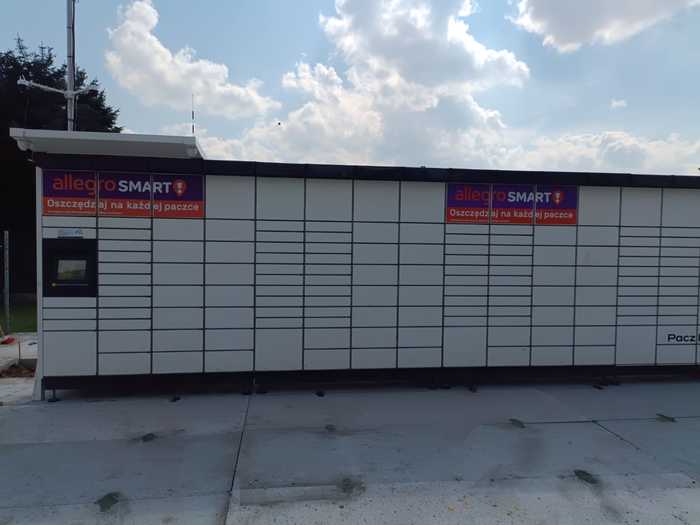 Paczkomat WAW693M Parking Warszawa Szeligowska 47B