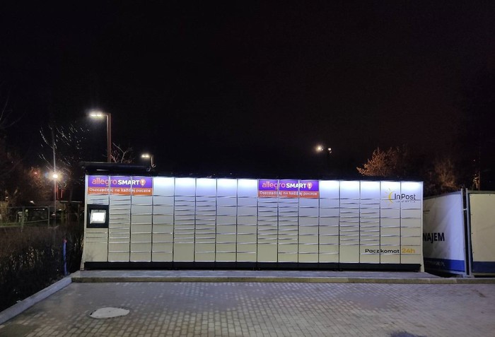 InPost's photo of the locker: InPost WAW697M