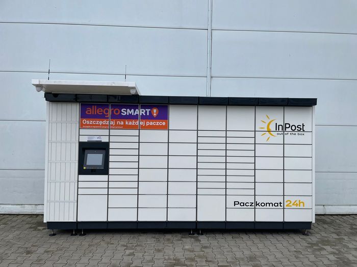 InPost's photo of the locker: InPost WAW706M